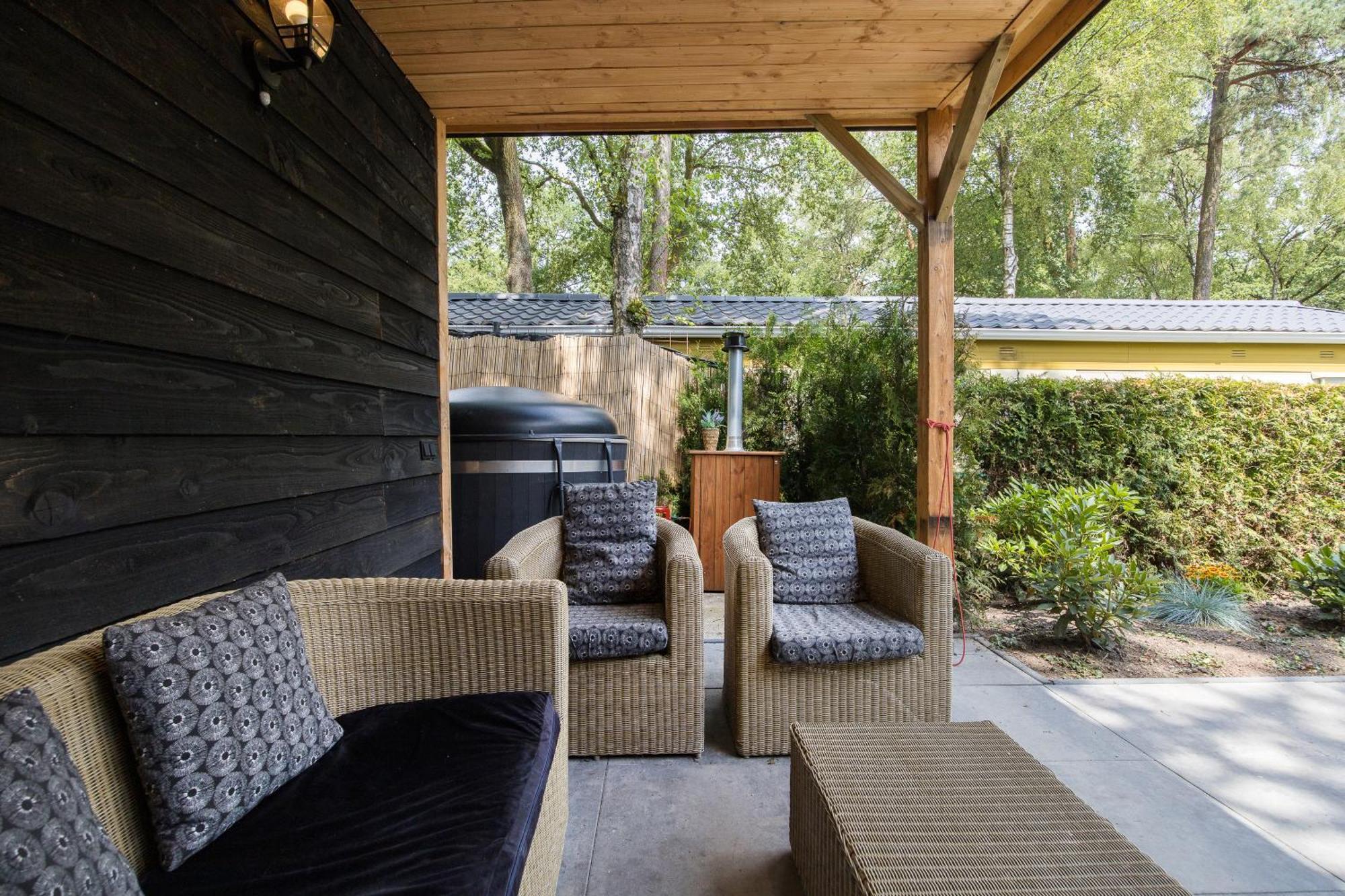 Veluwe Hoenderloo Luxury Chalet With Private Sauna And Hot Tub - Swimming Pool Tennis Court Supermarket Bowling Alley Theatre And Entertainment For Children Esterno foto