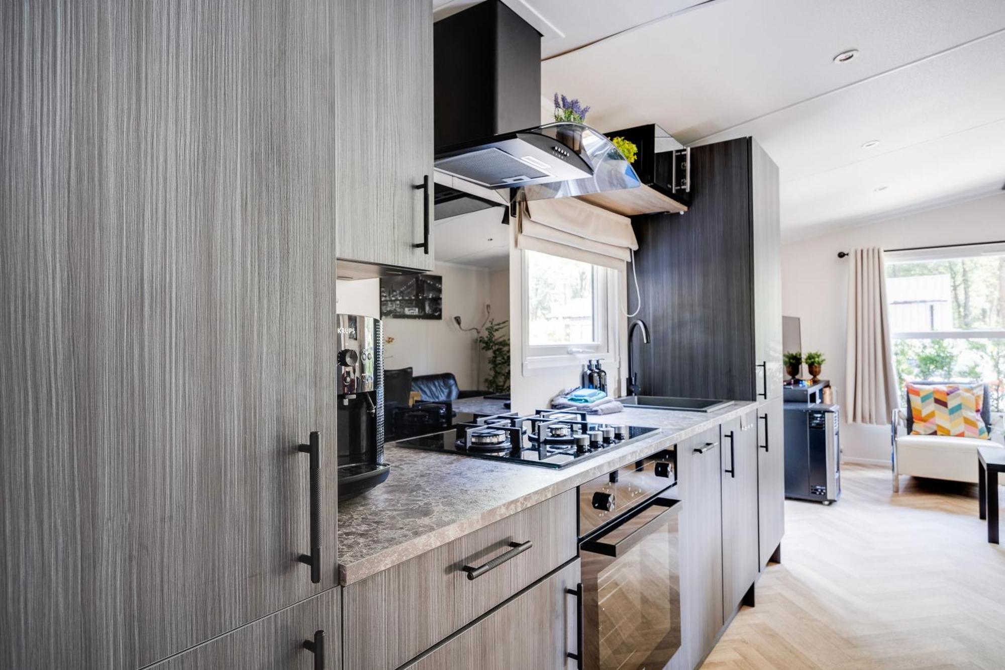 Veluwe Hoenderloo Luxury Chalet With Private Sauna And Hot Tub - Swimming Pool Tennis Court Supermarket Bowling Alley Theatre And Entertainment For Children Esterno foto